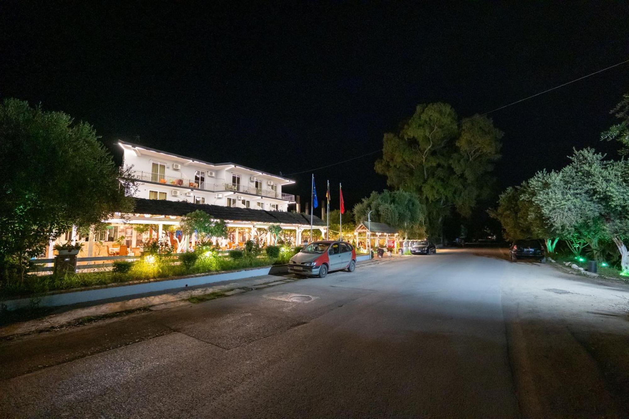 Hotel Nika Radhime Exterior photo