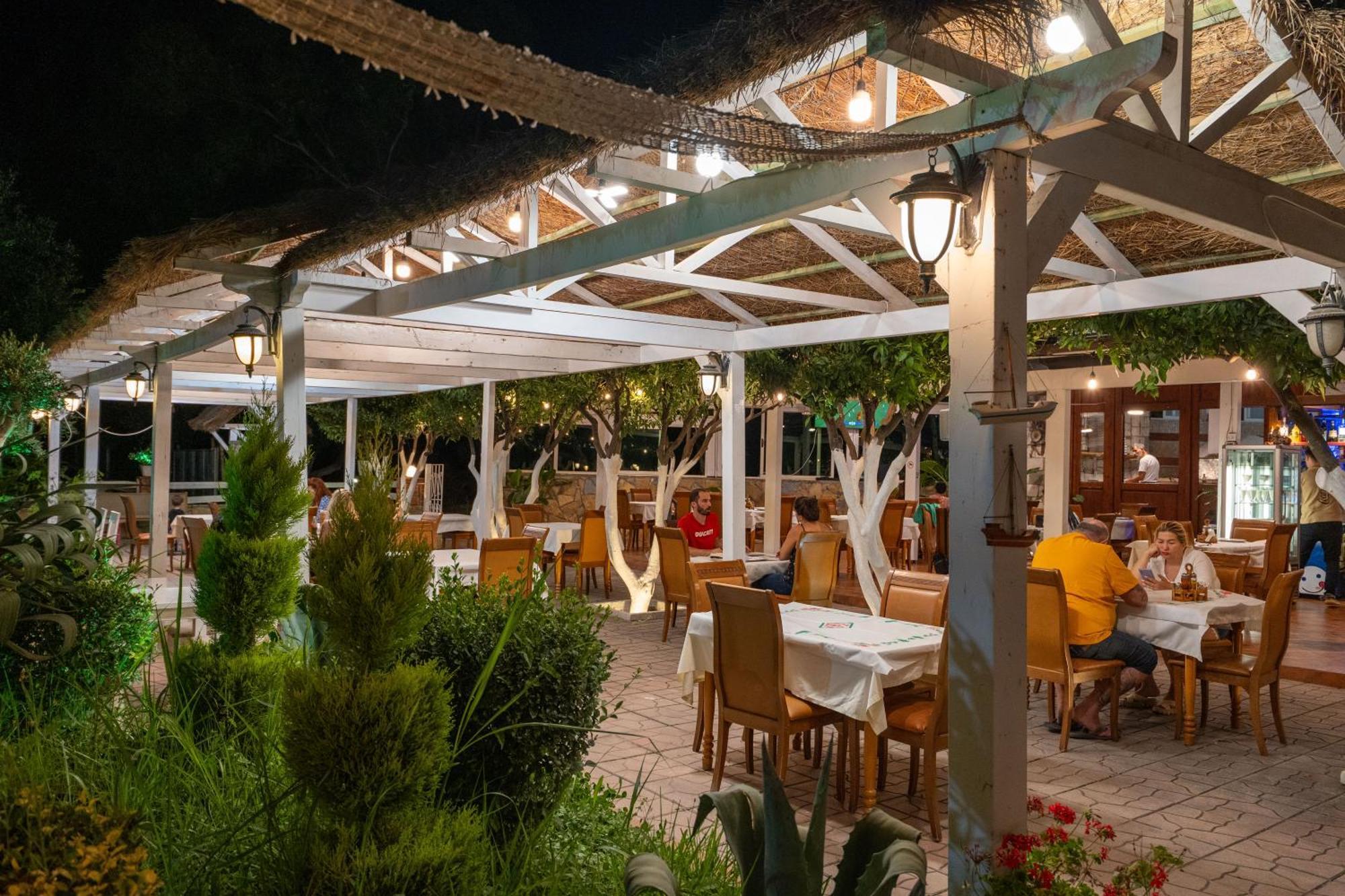 Hotel Nika Radhime Exterior photo